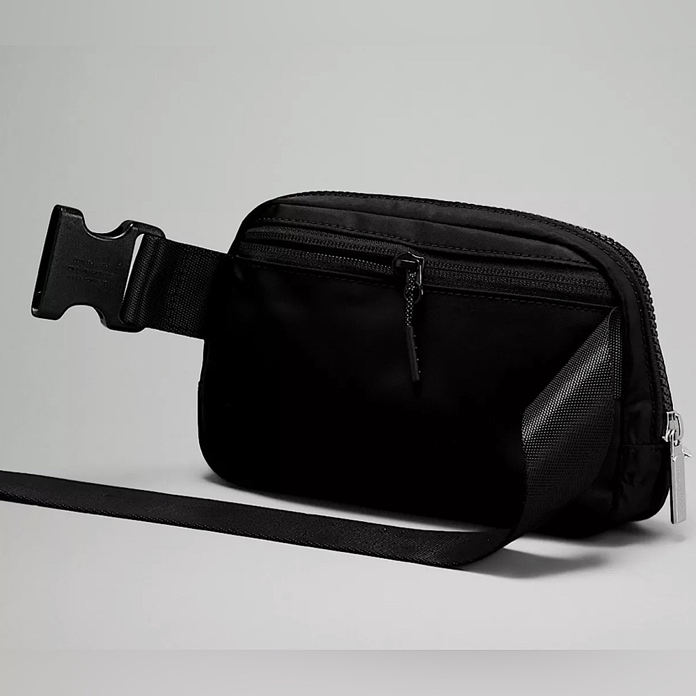 😍Lululemon Everywhere Belt Bag 1L water repellent NWT - Picture 4 of 6